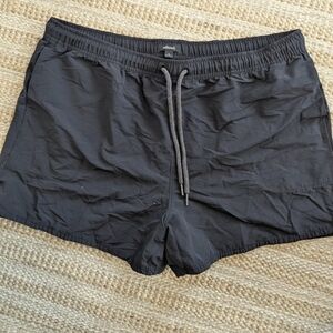 Allbirds Woman's natural run shorts size XL